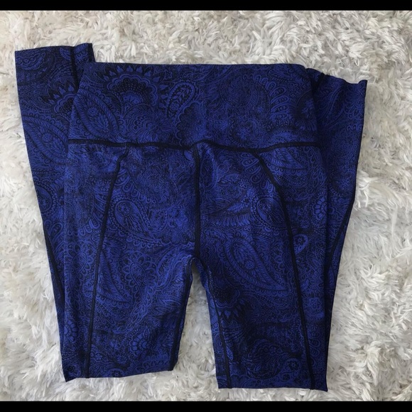 Lululemon highwaisted leggingd - Picture 2 of 3